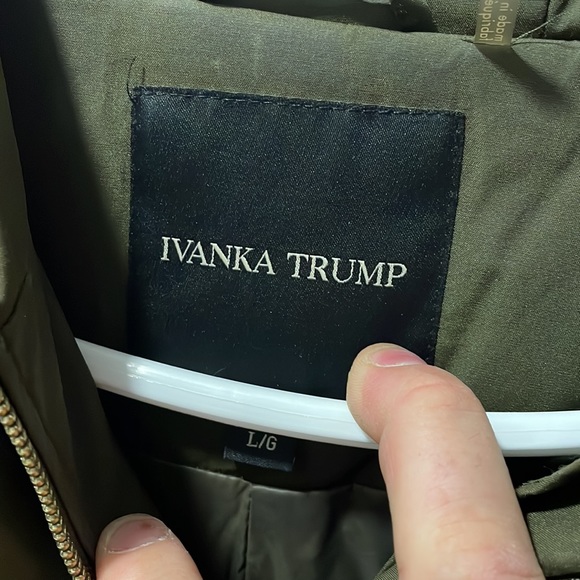 Ivanka trump green winter coat like new - Picture 2 of 2